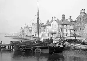Caernarfon: Caernarvon, Wales