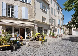 Doumer: Cafe, Arles, France