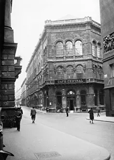 Ferstel: Cafe Central in Vienna, 1932