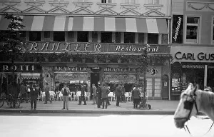 Kranzler: Cafe Kranzler in Berlin, 1932