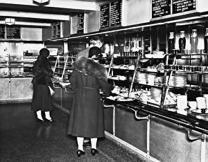 Cafeteria: Cafeteria in New York, 1935