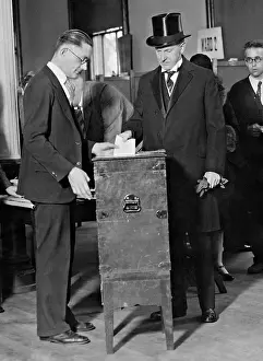 Coolidge: Calvin Coolidge casts his vote, 1928