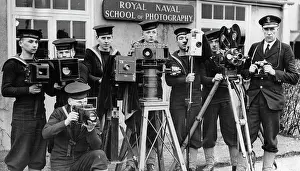 Februar: Cameramen of the British Navy in the