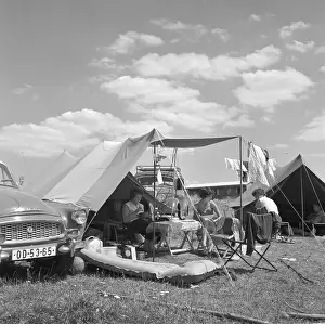 Octavia: Camp - camping - tent - vacation - holiday
