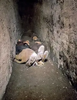 Sewerage: Camp in a tunnel