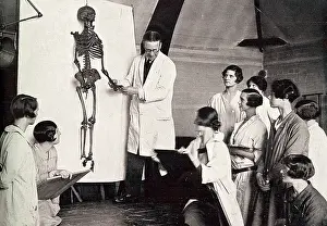 Campden: Campden Hill Art School - anatomy class