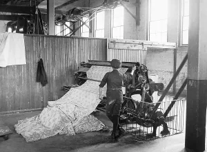 Spinners: Canada textile industry early 1900s