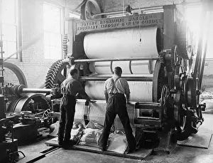 Spinners: Canada textile industry early 1900s