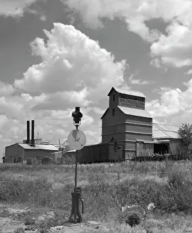 Panhandle: Canadian Texas Grain Elevator