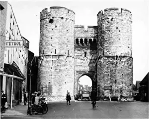 Gateways: CANTERBURY OLD GATEWAY