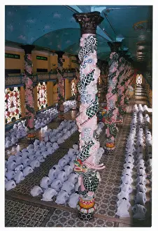 Nicola Swann: CAODIST TEMPLE/VIETNAM