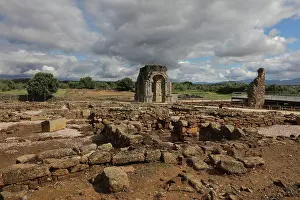 Decumanus: Caparra Arch, Extremadura, Spain