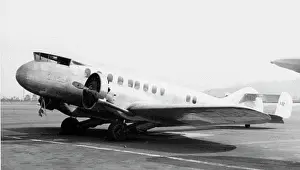 Windscreen: Capelis XC-12 (forward view, on the ground)-original wi