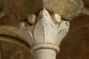 1145: Capital with foliage carvings from the Chapter