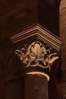 Interlacing: Capital, nave, Abbatiale Sainte-Foy, Conques