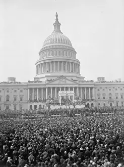 Lcgr15112: The Capitol and crowd at the March 4, 1925 inauguration