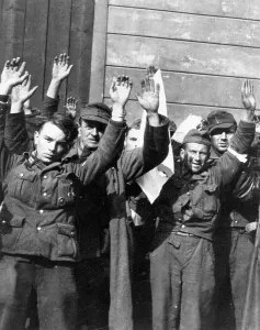 Yielding: Capitulation of the German defense forces in 1945
