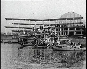 Caproni: The Caproni Flying Boat Awaiting Passengers