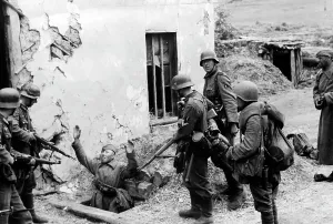 Kharkiv: Capture of Soviet soldiers, May 1942