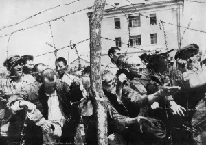 Looting: Captured Jews in Ukraine, 1941