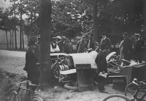 Grunewald: Car accident, 1909