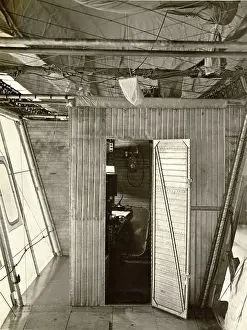 A car of Airship R9