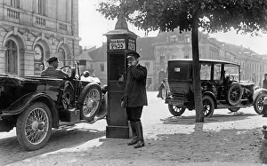 Chauffeur: Car-call box in Potsdam, 1926