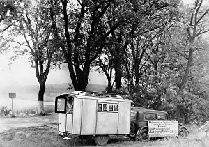 Caravans: Car with camping trailer, 1930