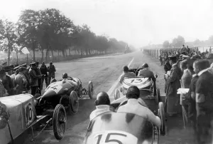 Amongst: Car race at the Avus, 1921