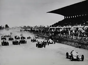 Grandstands: Car race in Tripoli