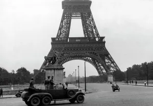 Eiffel: Car of the Wehrmacht in front of the Eiffel Tower in Paris
