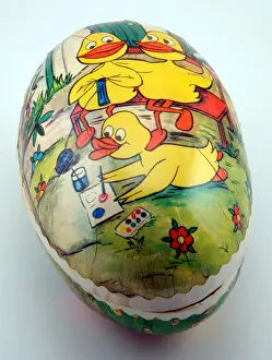 Confectionary: Cardboard Easter Egg - 1950's. Chicks and flowers