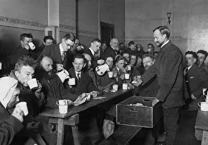 Dienst: Care for the unemployed in Berlin, 1930