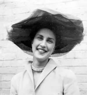 Carly: Carly in big hat