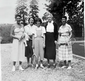 Racquet: Carly with tennis group, italy