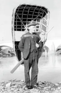 Carmarthen: Carmarthen, the Coracle Man c1950