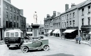 Carmarthen: Carmarthen, Guildhall Square 1925