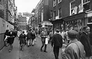Fuss: CARNABY STREET CROWD