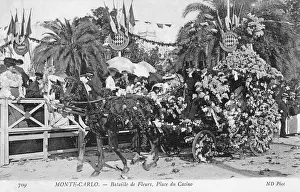 Flowe: A carriage covered in flowers. Monaco