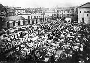 Parcel: Carriages in the courtyard of the Postpaketamt