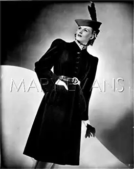 Collarless: CARTRIDGE PLEAT COAT