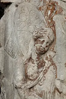 Maxentius: Carved figures on the base of the four Corinthian