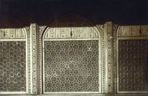 Tracery: Carved tracery in a Mosque