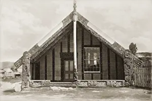 Saida: Carvings on a Maori house