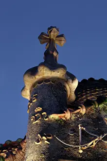 Paseo: Casa Battlo at twilight, Barcelona, Spain