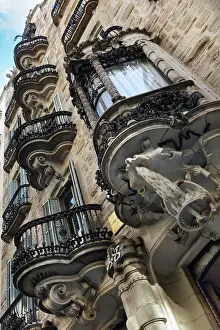 Winching: Casa Calvet, Barcelona