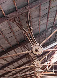 Strut: Cast iron roof struts DP
