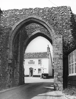 Priories: CASTLE ACRE PRIORY