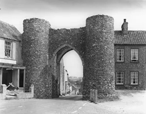 Priories: CASTLE ACRE PRIORY
