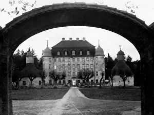 Driveway: Castle Guteborn in Oberspreewald, 1942